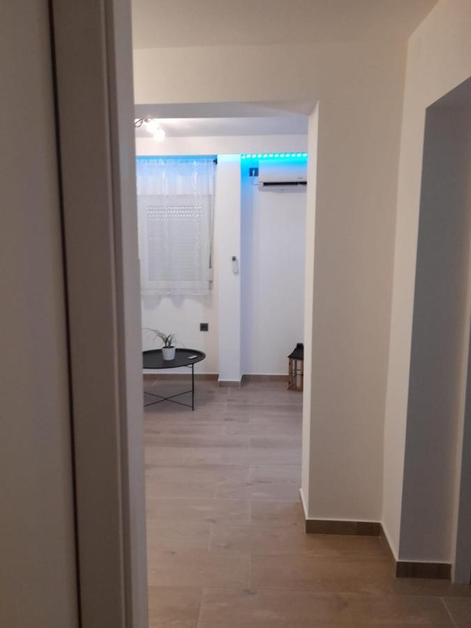 Ferienwohnung Apartman Sa Lodom 2+2 Pirovac Exterior foto