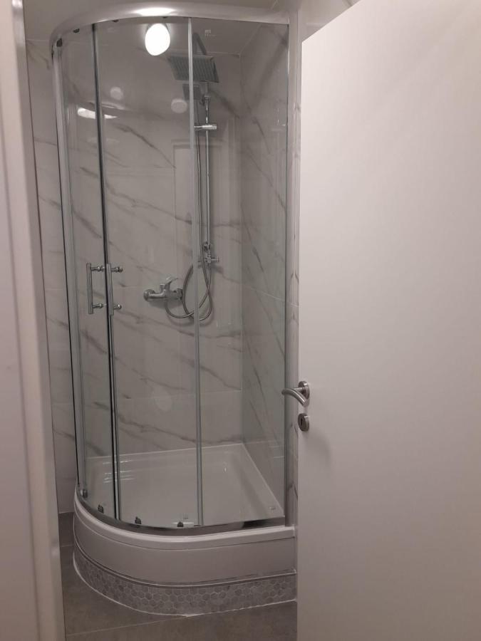 Ferienwohnung Apartman Sa Lodom 2+2 Pirovac Exterior foto